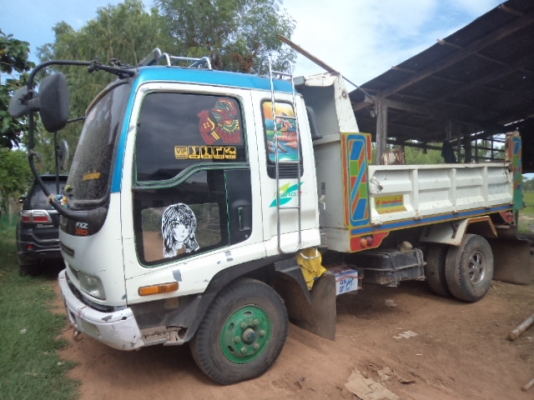 ขายรถ6ล้ออีซูซุเดก้าดั้ม195 แรง สภาพสวยพร้อมใช้งานคับ