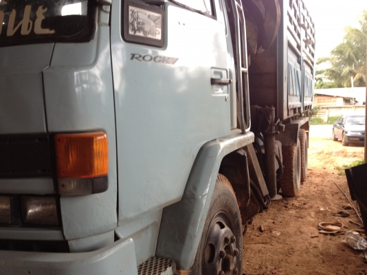 ขายสิบล้อ2เพลาดั้ม ISUZU 195 เกียรฟูลเลอร์ ดั้มSMM ติดเครนเครนพับยี่ห้อ HIAB JONSERED 90Z 4ปลอก 8เมตร 4ตันครึ่ง มือขยุ้มเหล็ก