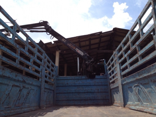 ขายสิบล้อ2เพลาดั้ม ISUZU 195 เกียรฟูลเลอร์ ดั้มSMM ติดเครนเครนพับยี่ห้อ HIAB JONSERED 90Z 4ปลอก 8เมตร 4ตันครึ่ง มือขยุ้มเหล็ก