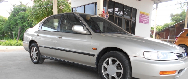 ขายรถเก๋งยอดนิยม ปี1996 ออโต้ เล่มพร้อมโอน
