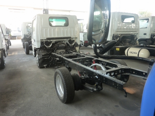 ISUZU NKR ตาเพชร  150 HP 4 สูบ ป้ายเล็กไม่ติดเวลา 4 ล้อ