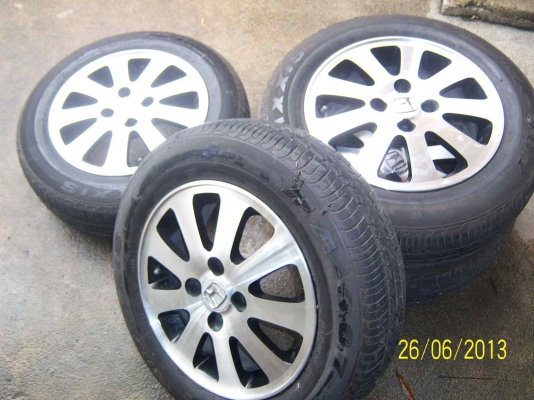 แม็ก ฮอนด้าศูนย์  ขอบ 14 สวยๆ พร้อมยาง ปี 10