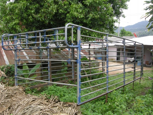 คอก6ล้อNQR  กว้าง 225ยาว 550สุง200 ค๊อกหน้า 40