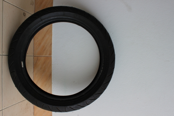 ขาย ! ยาง MICHELIN 18" 100/90