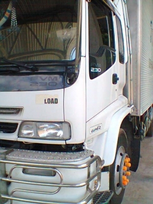 รถอิซูซุ 10  ล้อ ตู้เย็น 320 แรงม้า  ปี 49 สนใจติดต่อ 081 - 6079515