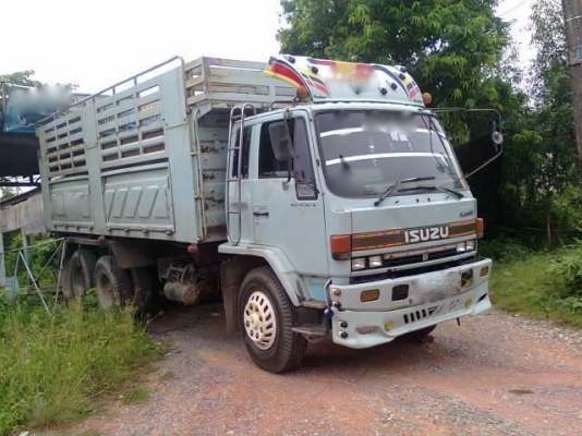 รถอิซุซุ 10 ล้อดั้ม FVZ 195 แรงม้า  สนใจติดต่อ 081 - 6079515