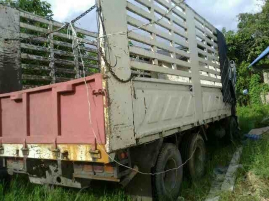 รถมิตซู 10 ล้อ รั่ว FN527M - TD  195  แรงม้า  สนใจติดต่อ 081 - 6079515