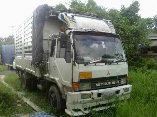 รถมิตซู 10 ล้อ รั่ว FN527M - TD  195  แรงม้า  สนใจติดต่อ 081 - 6079515