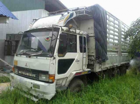 รถมิตซู 10 ล้อ รั่ว FN527M - TD  195  แรงม้า  สนใจติดต่อ 081 - 6079515