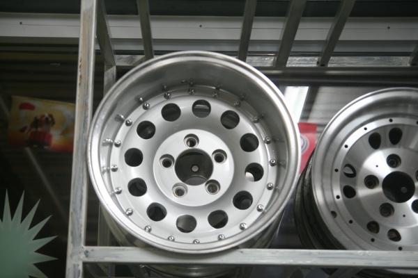 ล้อหยดน้ำ 15x8.5นิ้ว 5รู114(ล้อใหม่เก่าเก็บ) ล้อหยดน้ำ 15x8.5นิ้ว 5รู114(ล้อใหม่เก่าเก็บ)