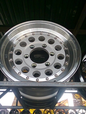 ขายล้อ RETRO 6รูล้อใหม่หลายชุดชุดละ 8500 0806260417 เล็กครับ