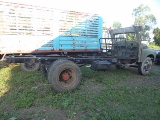 ขายรถ6ล้อหัวคัซซีพร้อมกะบะเทเลอร์เครื่อง120แรง พวงมาลัยเพาเวอร์ ช่วงล่างนิสสันยูดี