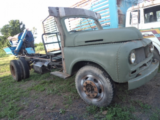 ขายรถ6ล้อหัวคัซซีพร้อมกะบะเทเลอร์เครื่อง120แรง พวงมาลัยเพาเวอร์ ช่วงล่างนิสสันยูดี