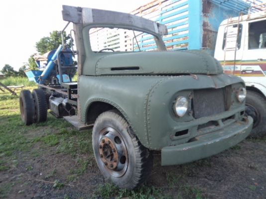 ขายรถ6ล้อหัวคัซซีพร้อมกะบะเทเลอร์เครื่อง120แรง พวงมาลัยเพาเวอร์ ช่วงล่างนิสสันยูดี