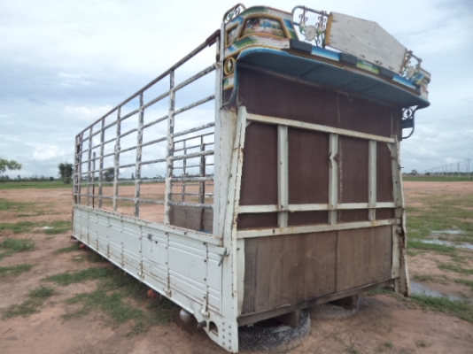 ขายกะบะรถ6ล้อ ช่วงยาว 6 เมตร กวาง 2..35ซ คัซซี83ซ