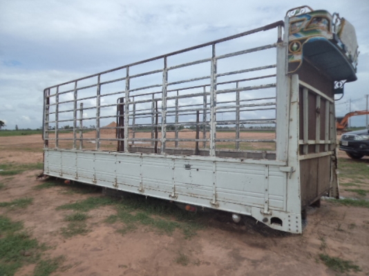 ขายกะบะรถ6ล้อ ช่วงยาว 6 เมตร กวาง 2..35ซ คัซซี83ซ