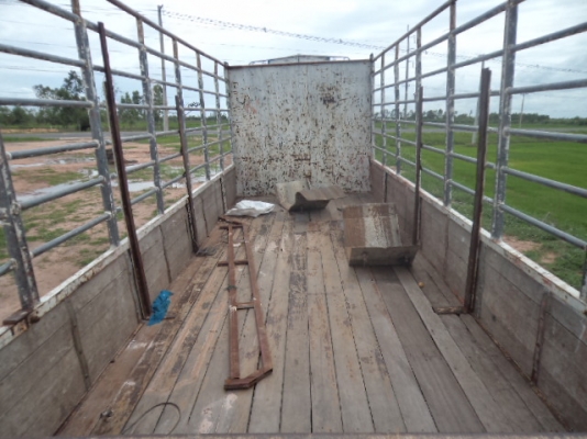 ขายกะบะรถ6ล้อ ช่วงยาว 6 เมตร กวาง 2..35ซ คัซซี83ซ