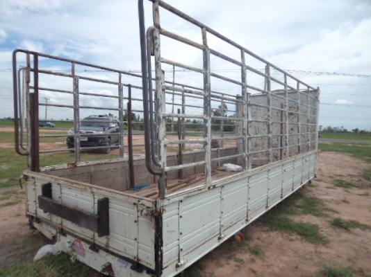 ขายกะบะรถ6ล้อ ช่วงยาว 6 เมตร กวาง 2..35ซ คัซซี83ซ