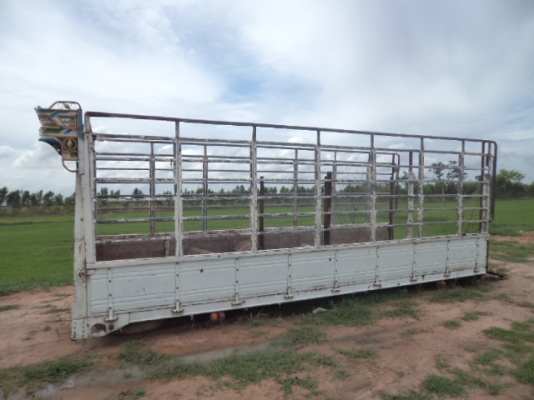 ขายกะบะรถ6ล้อ ช่วงยาว 6 เมตร กวาง 2..35ซ คัซซี83ซ