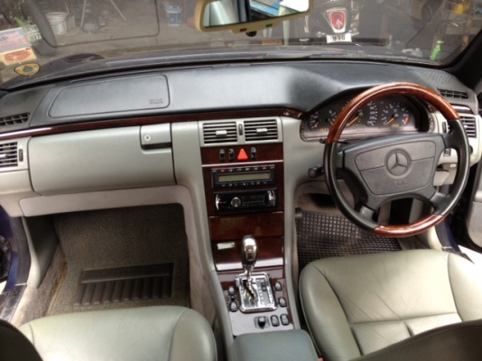 BENZ E-CLASS ELEGAND สภาพสวย เจ้านายให้ขาย BENZ E-CLASS ELEGAND สภาพสวย เจ้านายให้ขาย