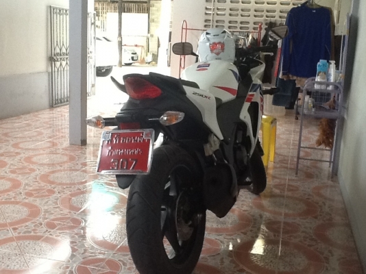 HONDA CBR 250 I ABS หัวฉีด สีขาว 2013  รุ่นล่าสุดสภาพป้ายแดง วิ่งไป 4xx กโลเมตร