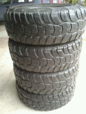 ขายยางMud KUMHO KL71 265/75R16ปี10