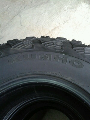 ขายยางMud KUMHO KL71 265/75R16ปี10