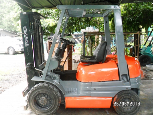 ขายด่วนโฟร์คลิฟท์2ตันดีเชลโตโยต้ารุ่น6FD20 ราคา 180000 บาท