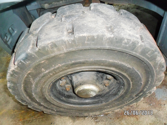 ขายด่วนโฟร์คลิฟท์2ตันดีเชลโตโยต้ารุ่น6FD20 ราคา 180000 บาท