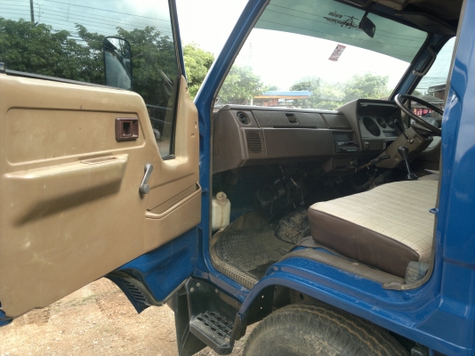 ขาย 6 ล้อ  ดั้ม TOYOTA  Dyna  200 เครื่องเดิม 11B เครื่องดี แซทซีสวย