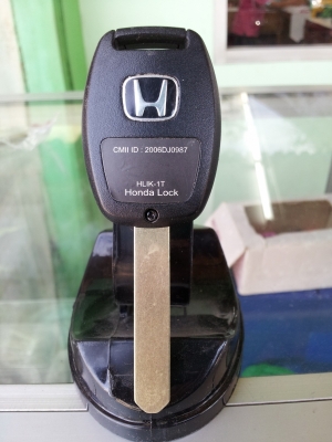 จำหน่าย  บอดี้กุญแจ รีโมท  มีหลายรุ่นคับ ทั้ง toyota  honda  mitsubishi