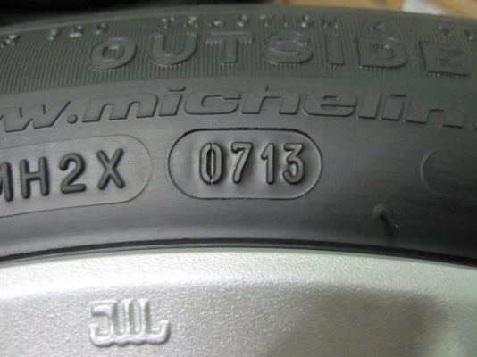 ขายล้อแม็ก Honda City พร้อมยางป้ายแดงปี 13 ขอบ 15