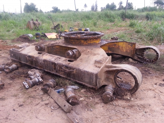 ขายด่วน เฟลมล่าง KOMATSU PC200-5