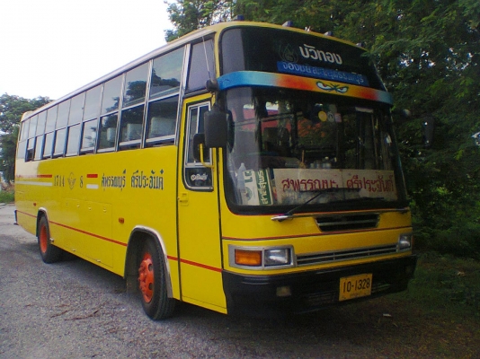 ขายบัสพัดลม40ที่นั่ง สภาพพร้อมใช้ราคา650,000บาท  สนใจโทร 081-9488850