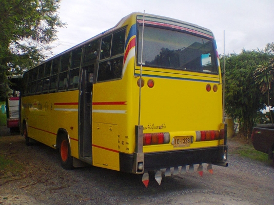ขายบัสพัดลม40ที่นั่ง สภาพพร้อมใช้ราคา650,000บาท  สนใจโทร 081-9488850