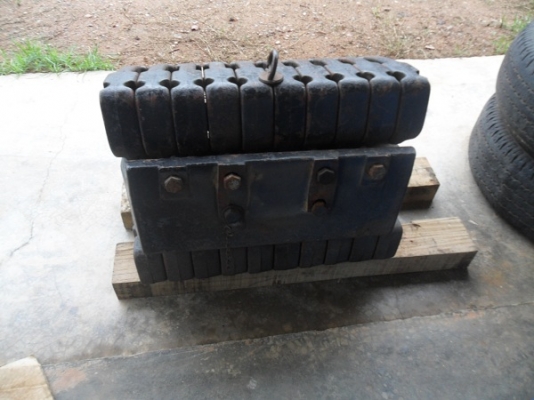 ขาย เวทถ่วงหน้ารถไถ ฟอร์ดทุกรุ่น 10S, NEW HOLLAND 40 TS TM TDทุกรุ่น ราคา20,000-35,000บาท.