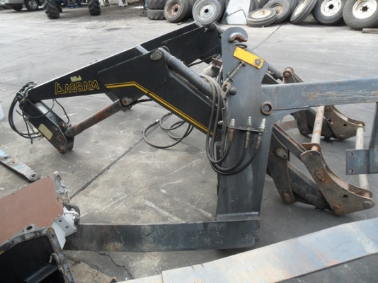 ขายแล้วครับ ชุดตักหน้าฟอร์ด 10/40 ตรงรุ่น ยี่ห้อ AGRAM 46 อุปกรณ์ครบ พร้อมเมื่อไหร่มารับได้ตลอดครับ