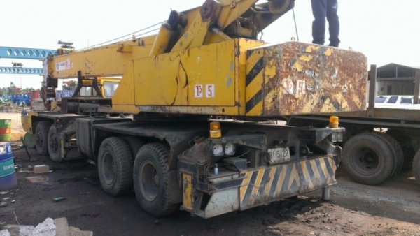 ขายรถเครน 12 ล้อ 45 ตัน Tadano เอกสารเล่มทะเบียน พร้อมโอน เก็บสีอย่างเดียว