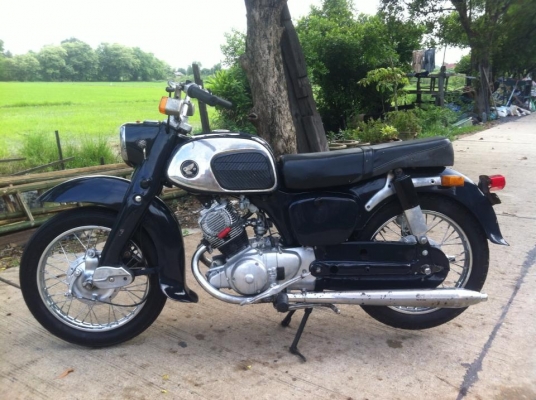 ขาย c92 ของครบ แท้ๆ สวยๆ ทะเบียนพร้อม ชุดโอน เครื่องดีโครตๆ ของเดิมทั้งคัน สีสวยๆ 0918759329