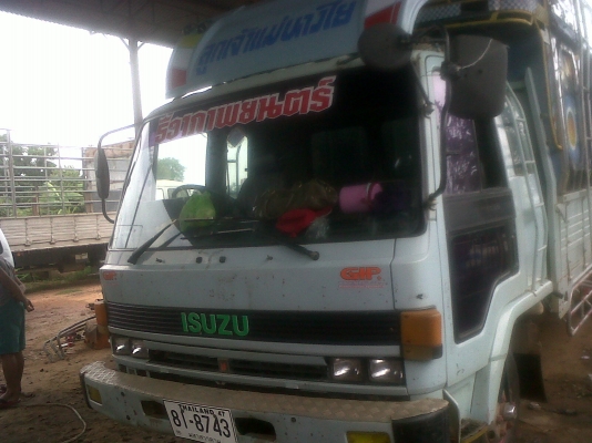 -ขาย  ร็อกกกี้   175   ยาว 6.50 เมตร   ยาง 8.25-16 นิ้ว