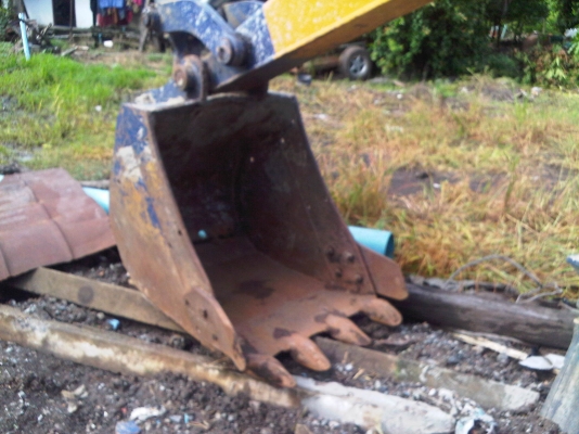 ขาย!!! ด่วน!!! รถแบคโฮ komatsu Pc 120-2 เครื่องเดิม ปั๊มเดิม ขายตามสภาพ พร้อมใช้งาน++