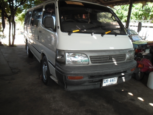 รถตู้ TOYOTA หัวจรวด