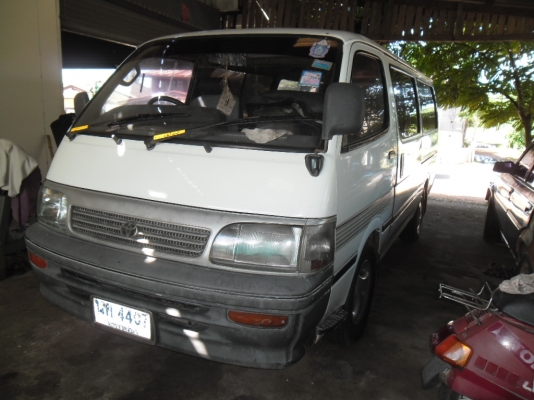 รถตู้ TOYOTA หัวจรวด