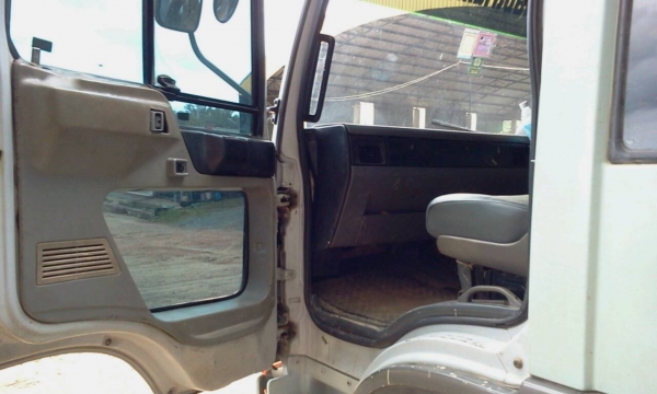 HINO FF1J 220 แรงม้า ราคาต่อรองได้ค่ะ HINO FF1J 220 แรงม้า ราคาต่อรองได้ค่ะ