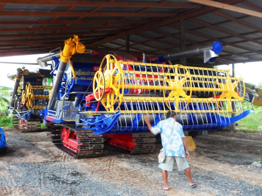 รถเกี่ยวข้าว TSY MJP-10 ซูเปอร์มด 195HP เทอร์โบ