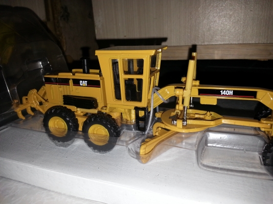 ขายโมเดลcaterpillar 140H คับ รุ่นหายากแล้วคับ สนใจโทรสอบถามได้เลยคับ พร้อมส่งคับ ขายโมเดลcaterpillar 140H คับ รุ่นหายากแล้วคับ สนใจโทรสอบถามได้เลยคับ พร้อมส่งคับ