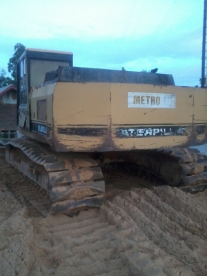 ขาย CAT 200B ใบแทรคใหญ่ รถพร้อมใช้งาน