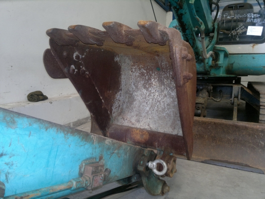 ขายรถขุดเล็ก KOMATSU PC40-7 sn:22490Yr.1193Hr.7854,มีเก๋ง มีไลน์หัวเจาะ สภาพดีครับใช้งานได้เลย  ราคาไม่สูงครับ มานะ 085-9049669