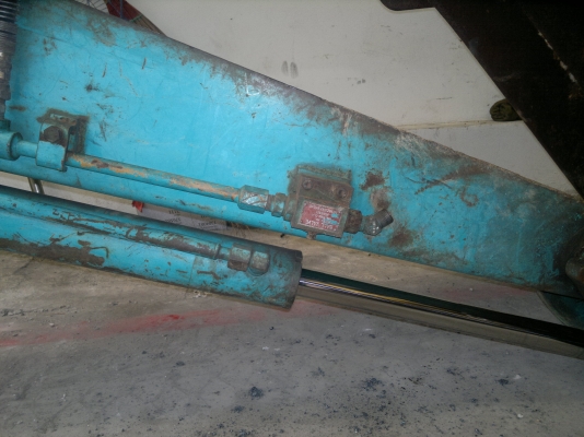 ขายรถขุดเล็ก KOMATSU PC40-7 sn:22490Yr.1193Hr.7854,มีเก๋ง มีไลน์หัวเจาะ สภาพดีครับใช้งานได้เลย  ราคาไม่สูงครับ มานะ 085-9049669