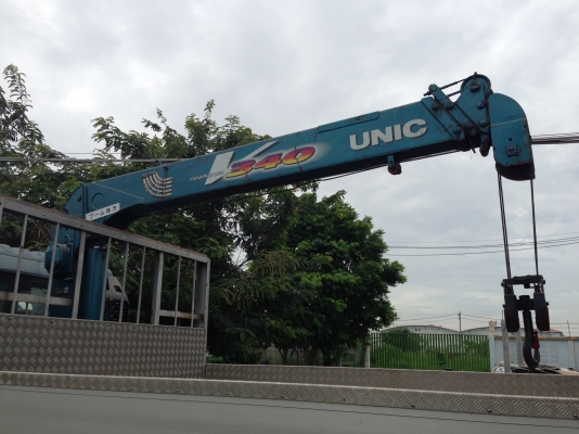 รถบรรทุกติดเครน Hino Mega FD 260 ม้า / เครนUNIC 3 ตัน / 2 เพลา / กระบะยาว 5.50 เมตร